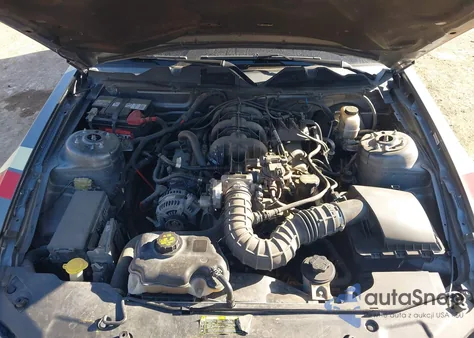 2010 Ford Mustang V6 Premium z USA, uszkodzony, nr VIN 1ZVBP8EN2A5113344